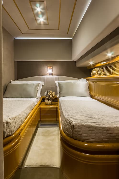 Ferretti 80 8