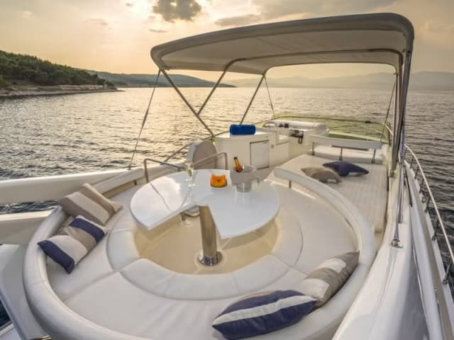 Ferretti 53 5